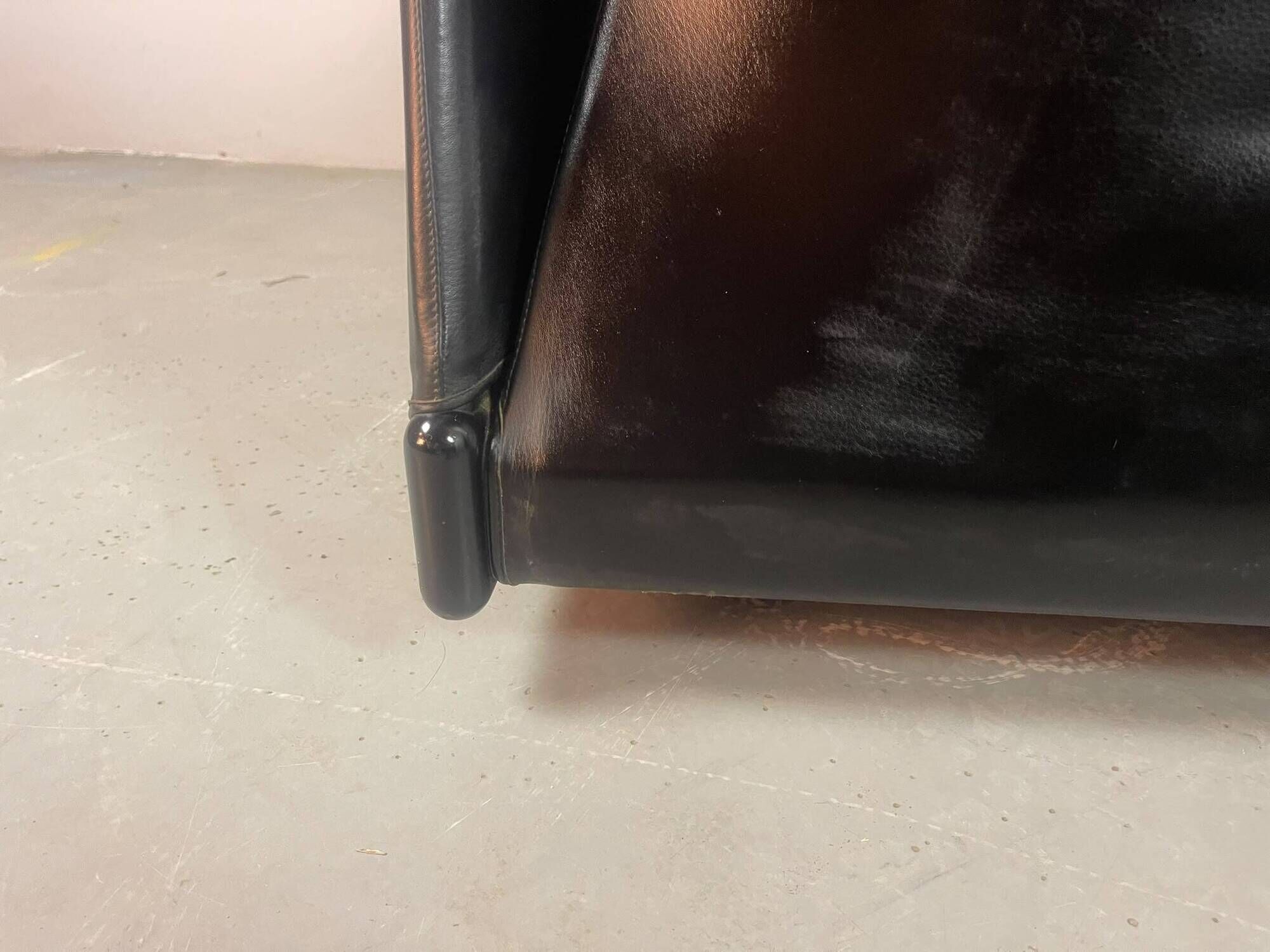 Cassina Lounge Chairs ‘Viola d’Amore’ by Piero de Martini