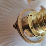 Opaline corolla suspension