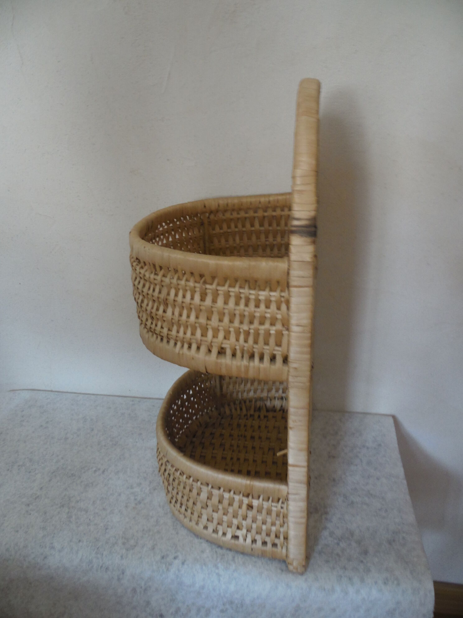 Shelf straw and wicker half sphere