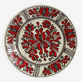 Small ceramic wall plate signed Korond, Hungary