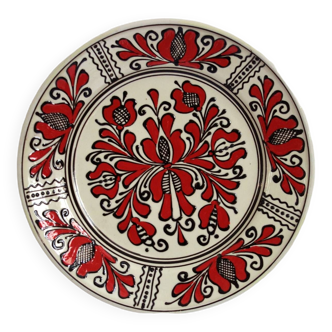 Small ceramic wall plate signed Korond, Hungary