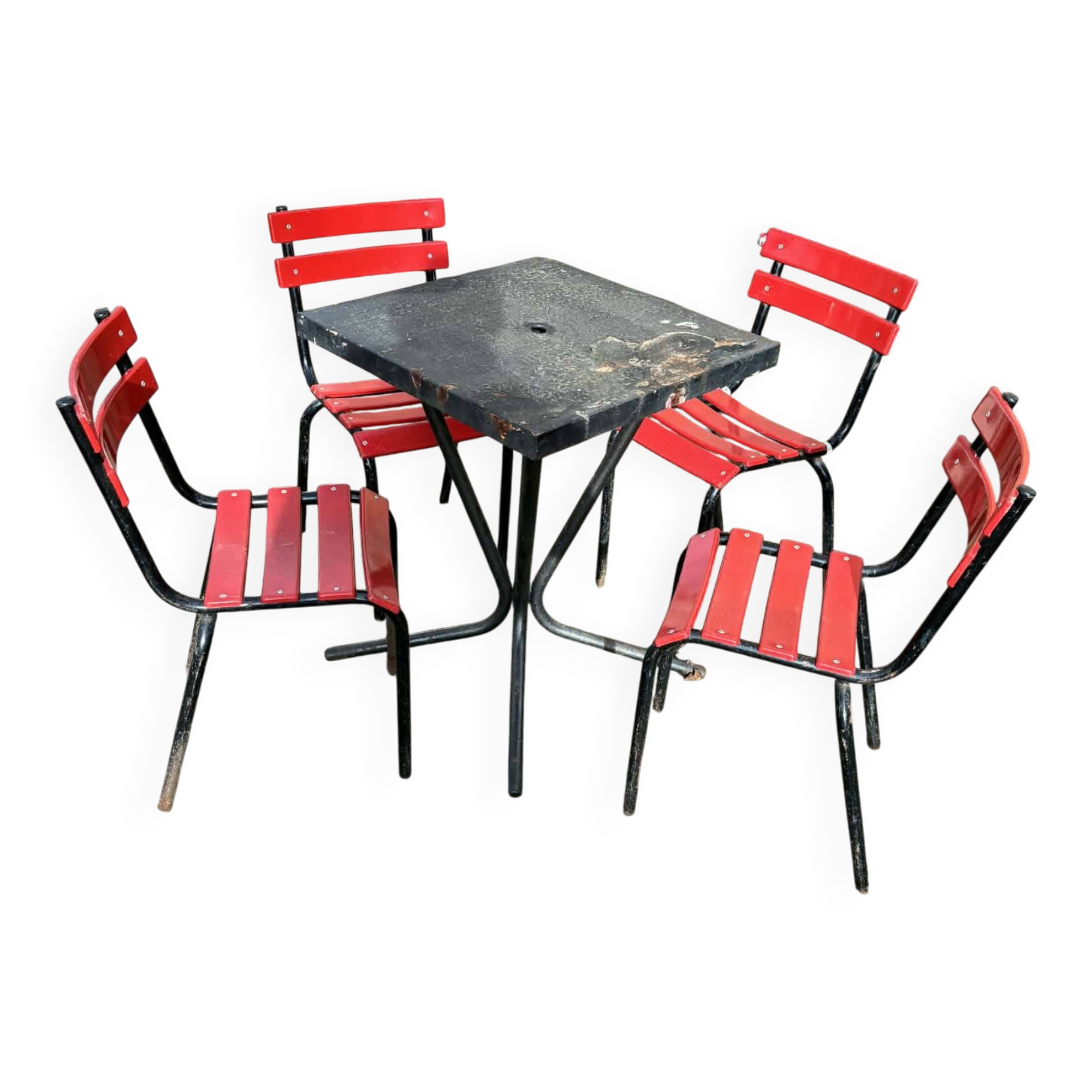 Set of 4 garden chairs and 1 table.