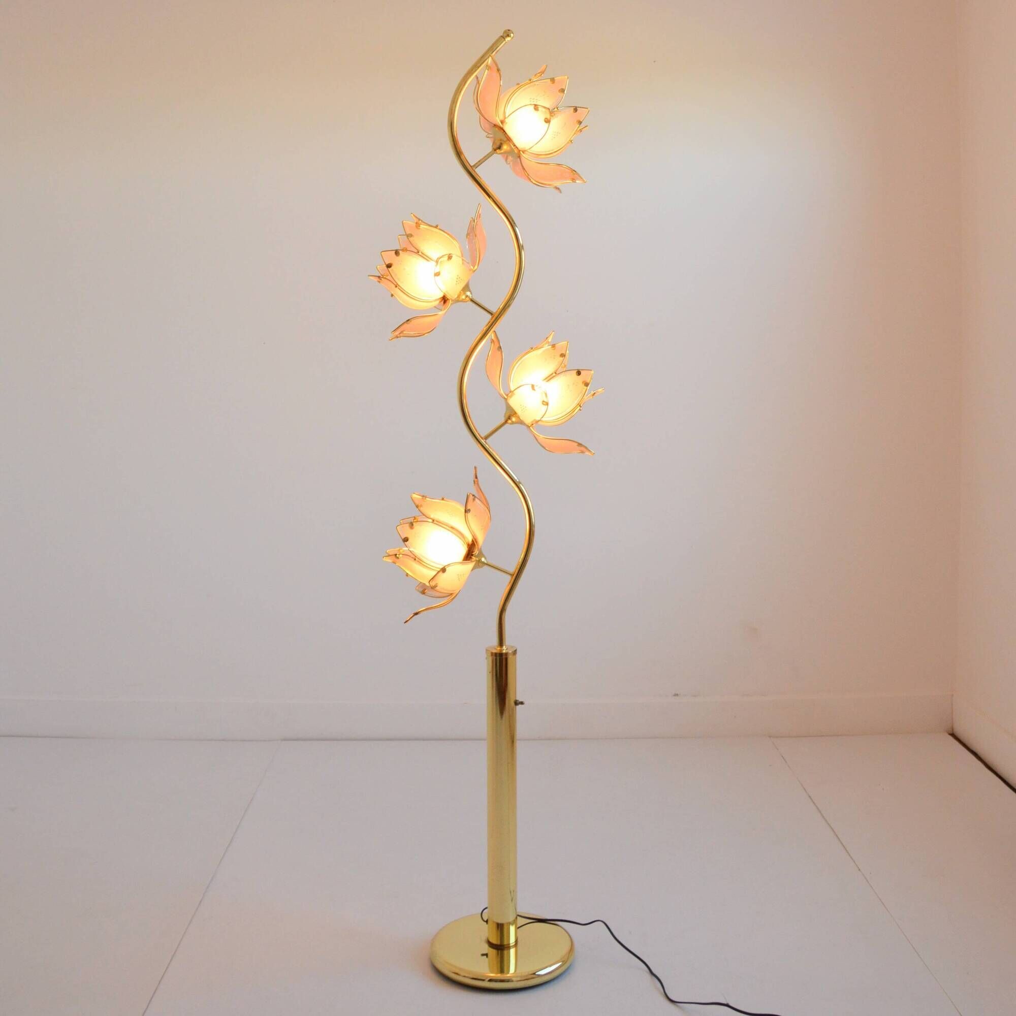 Floor lamp / Lotus flower floor lamp Italian design vintage 1970s