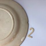 Series of 6 mismatched dinner plates.