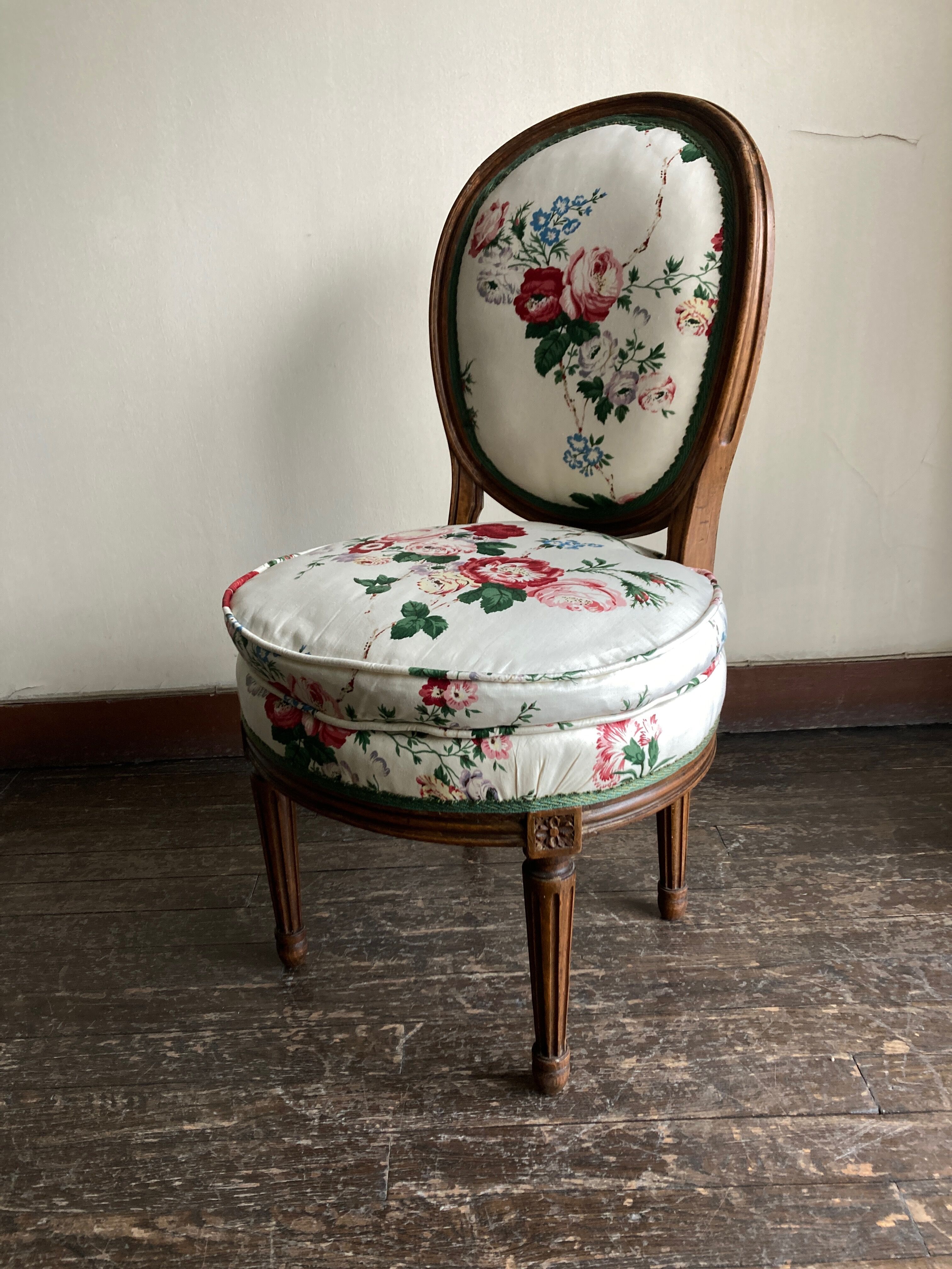 chair 19th medallion