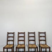 Série de 4 chaises rustiques en chêne assises paillées