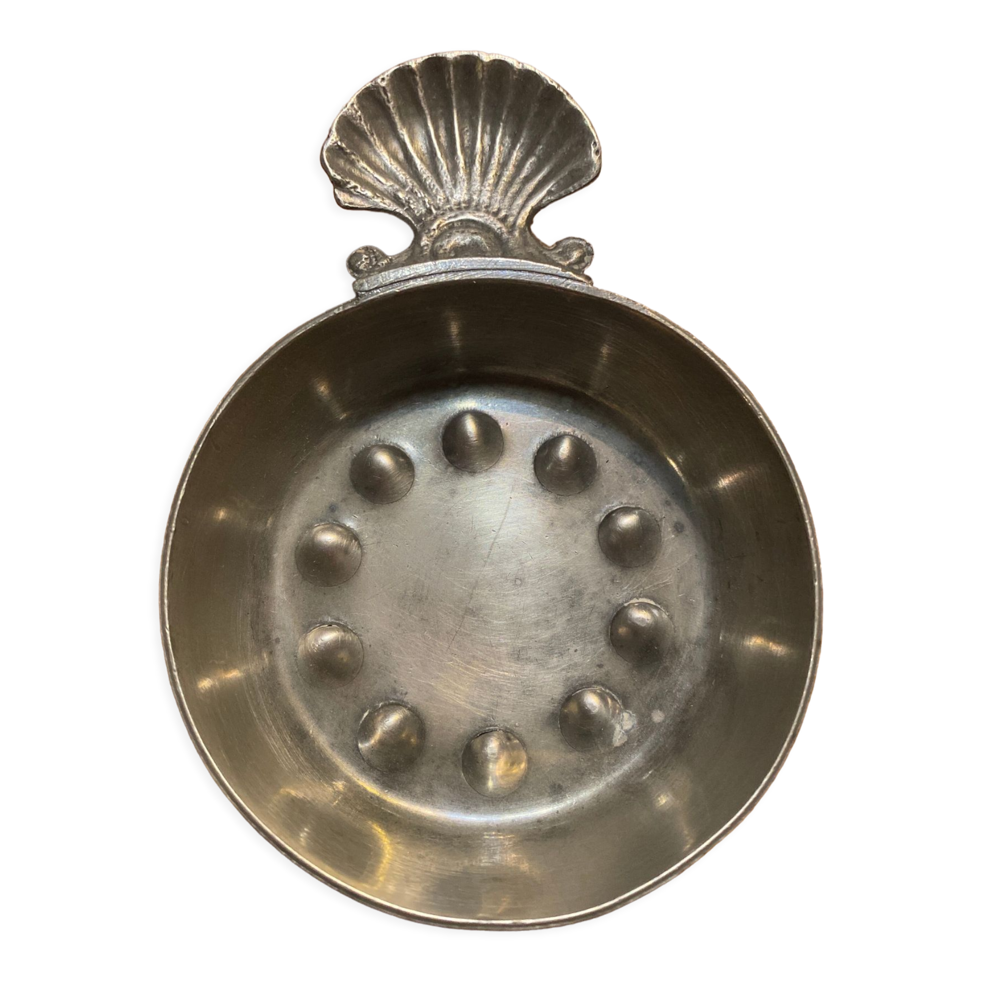 Taste a vintage tin wine