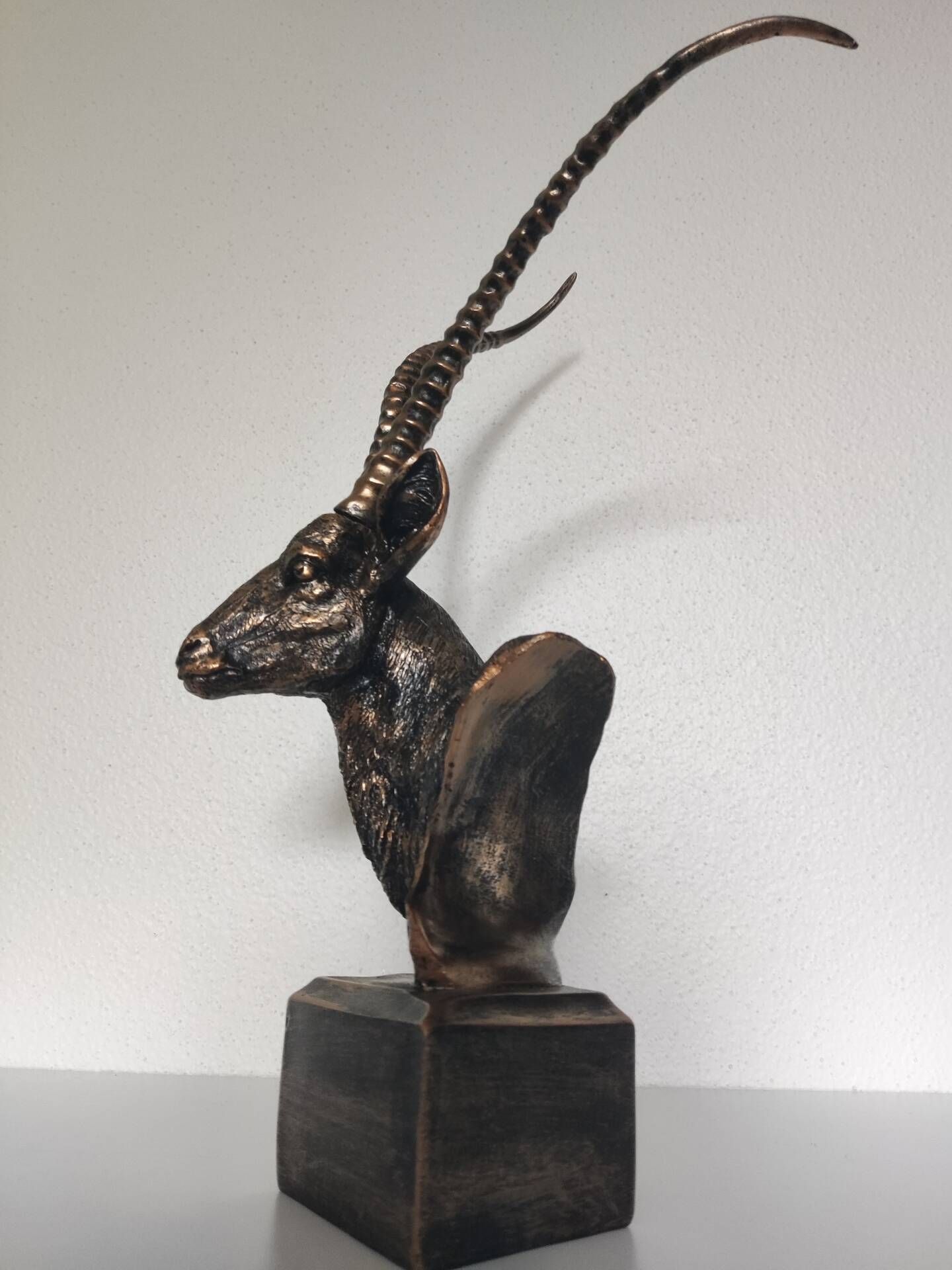 Antelope gazelle bust statue, patinated bronze resin - Safari Decor