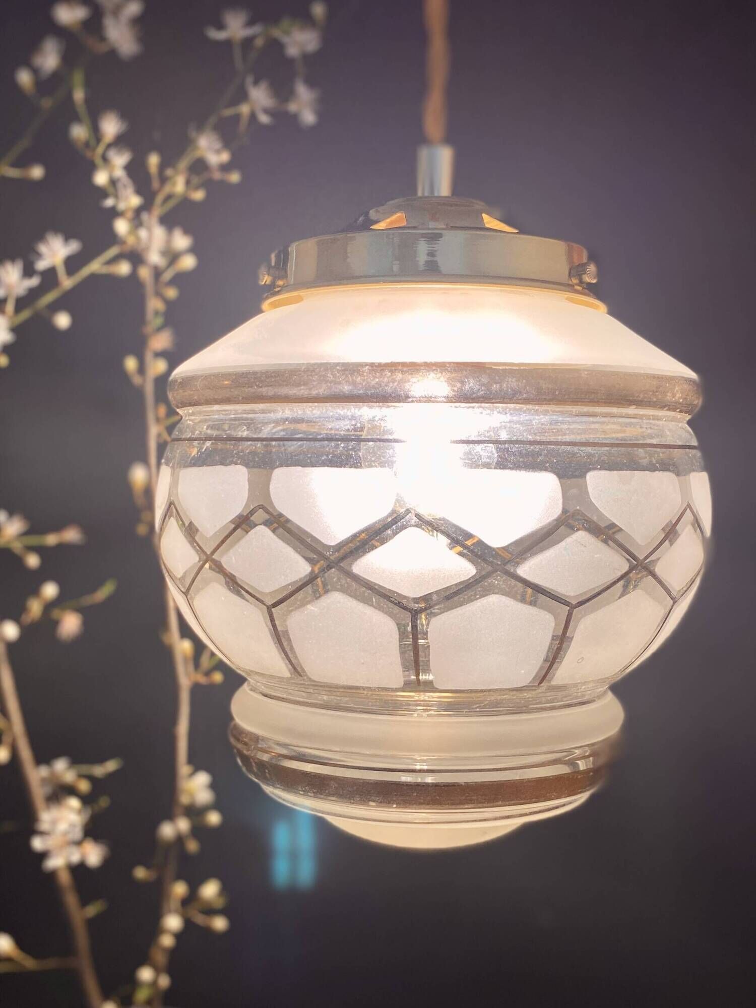 Vintage art deco globe pendant light in white and gold frosted glass