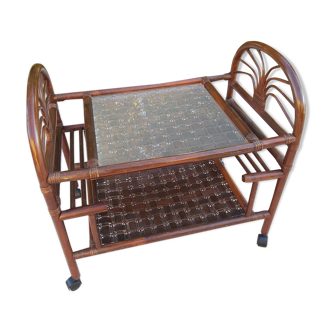 Desserte roulante en rotin et bambou