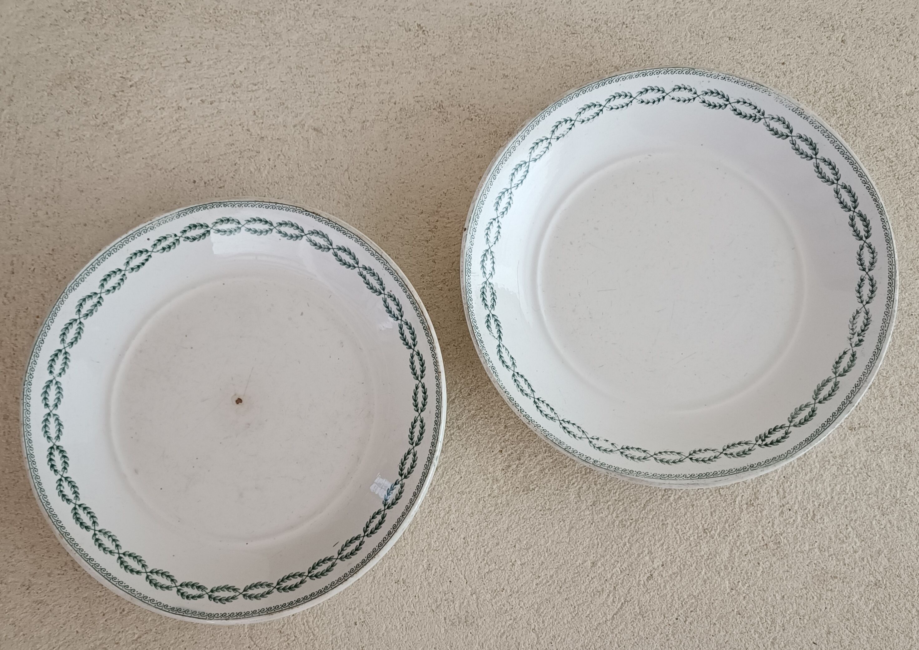 2 hollow plates in iron earth Sarreguemines