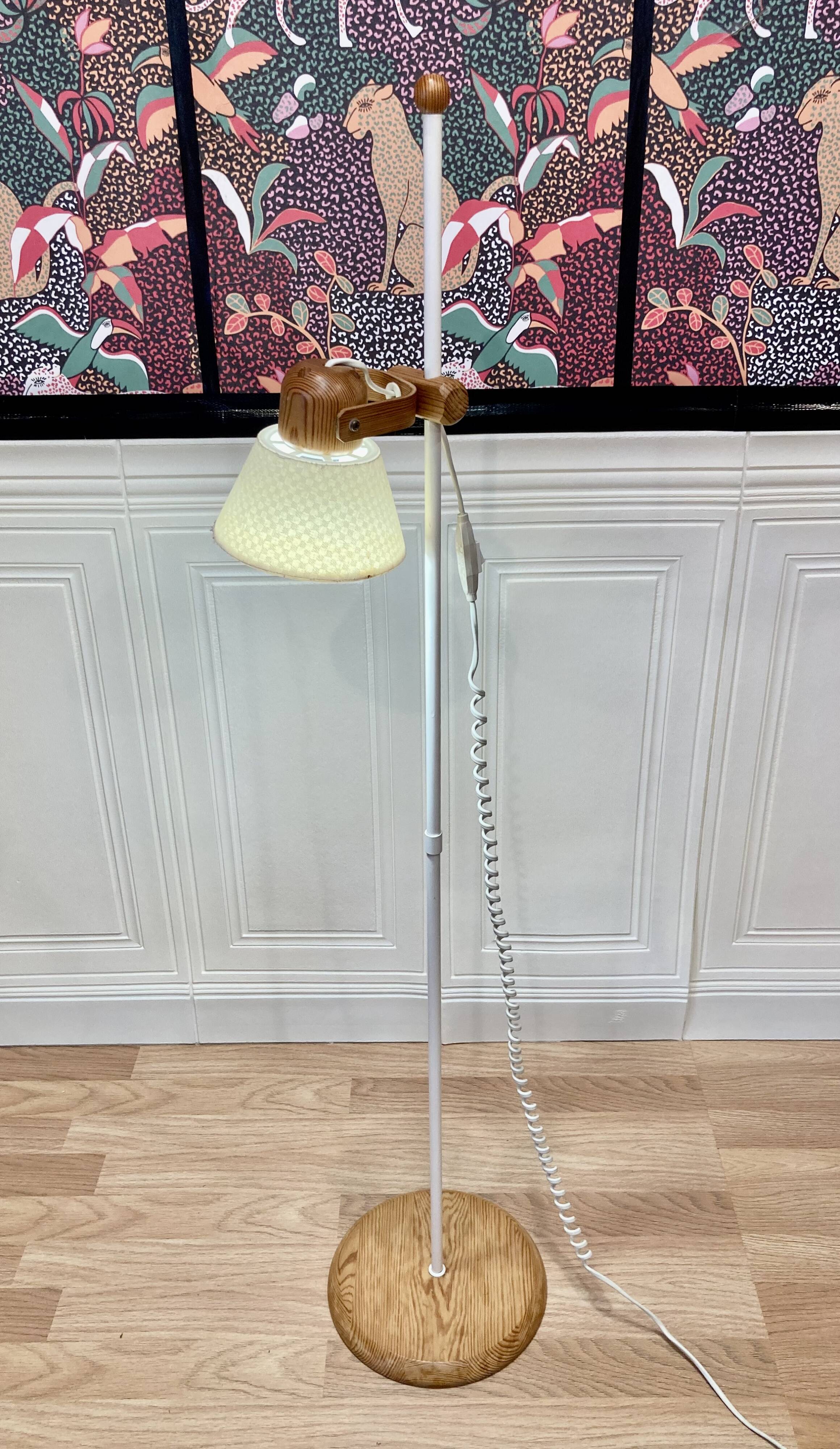 LAMPADAIRE DESIGN SCANDINAVE.