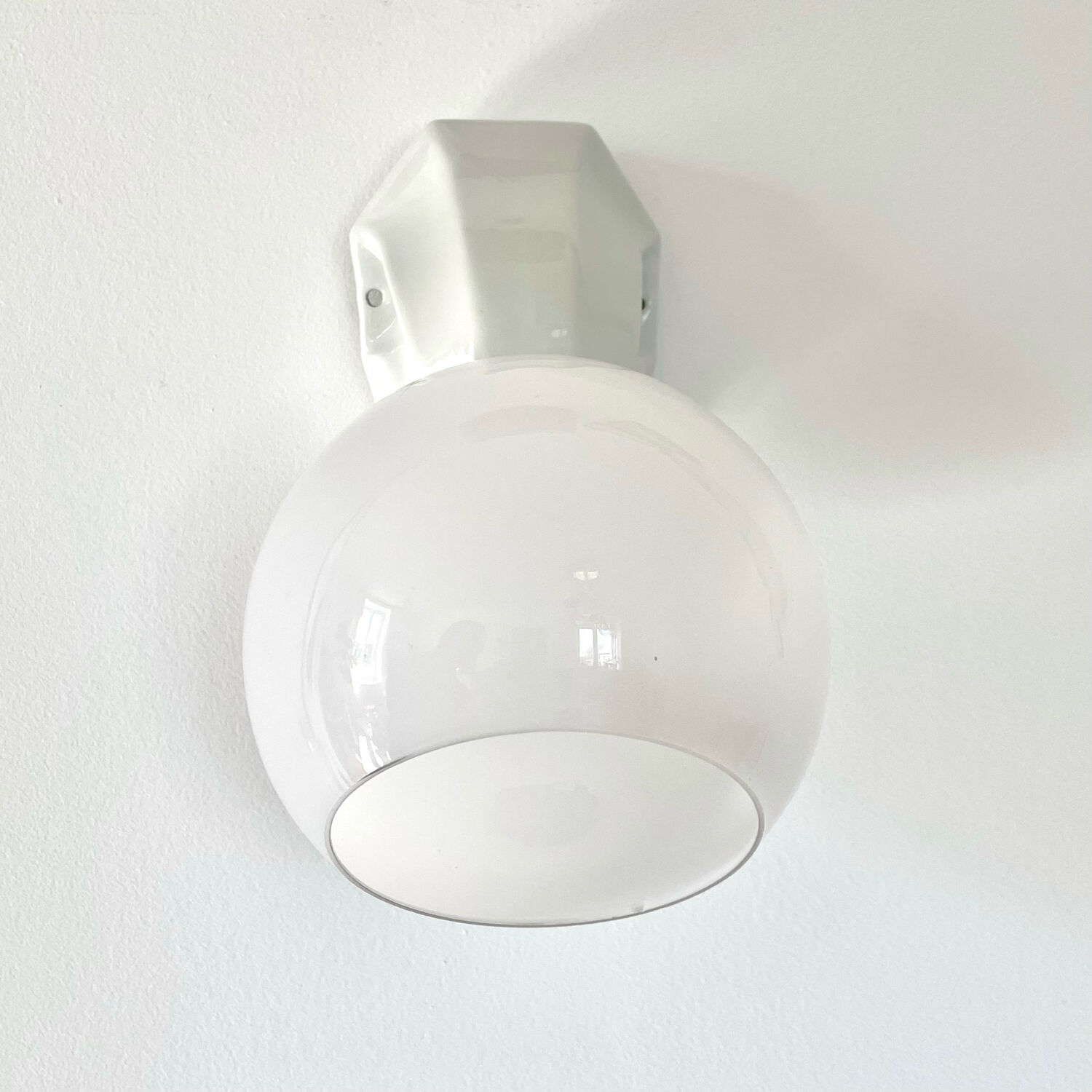 Vintage porcelain wall lamp
