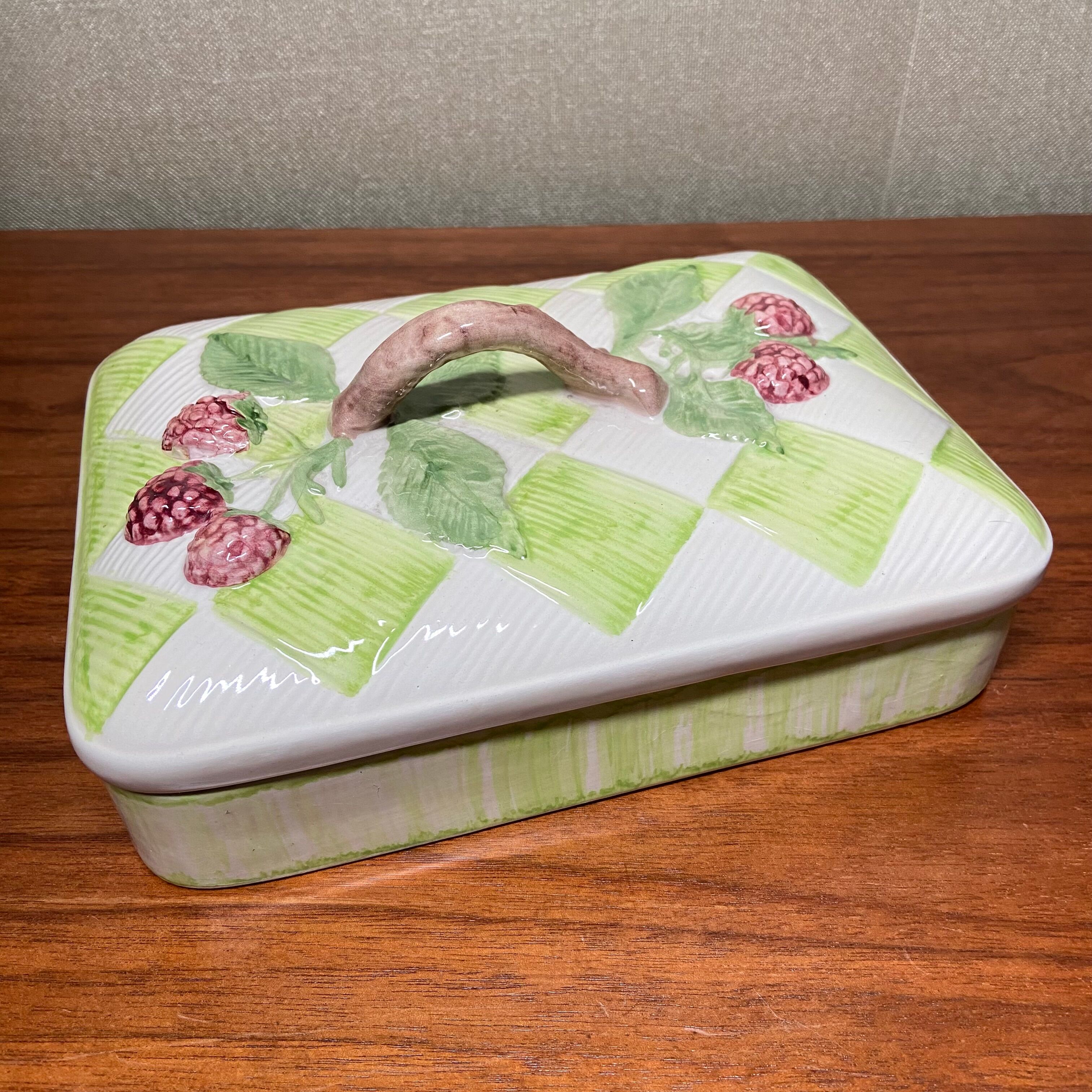 Box in slip decoration raspberries