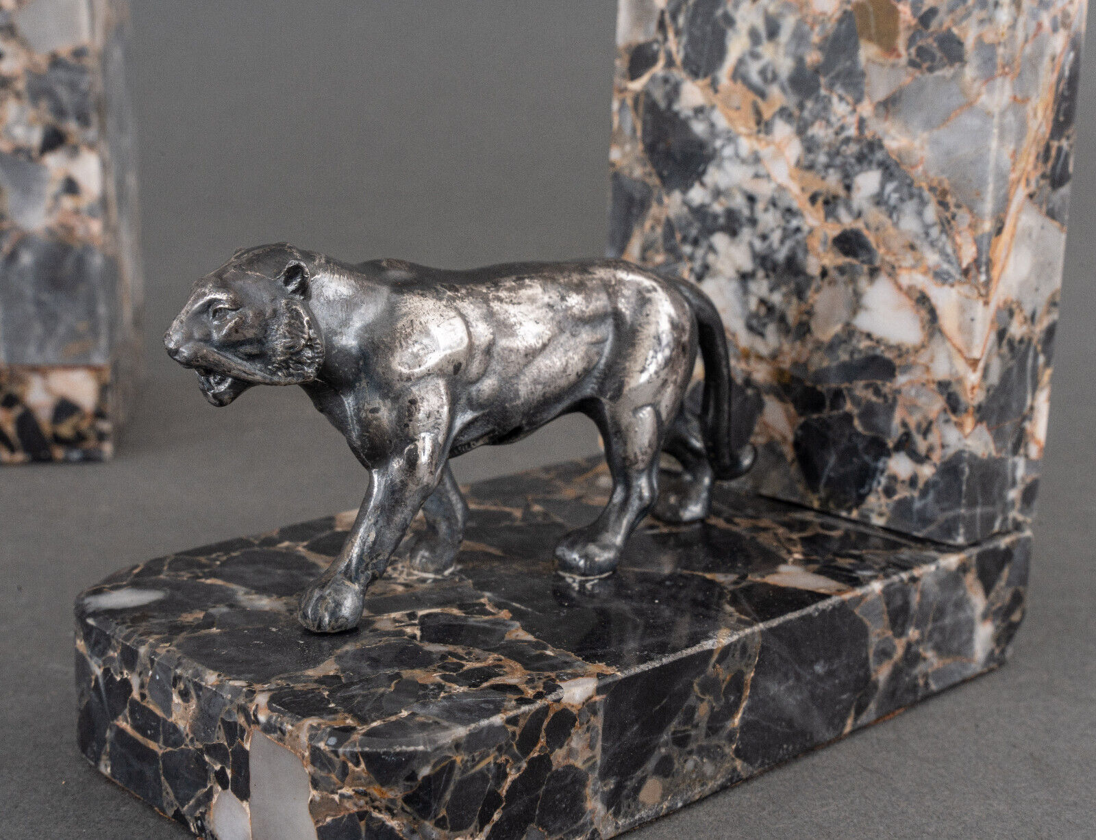 Art Deco bookends in silver regulation panther decoration 1930