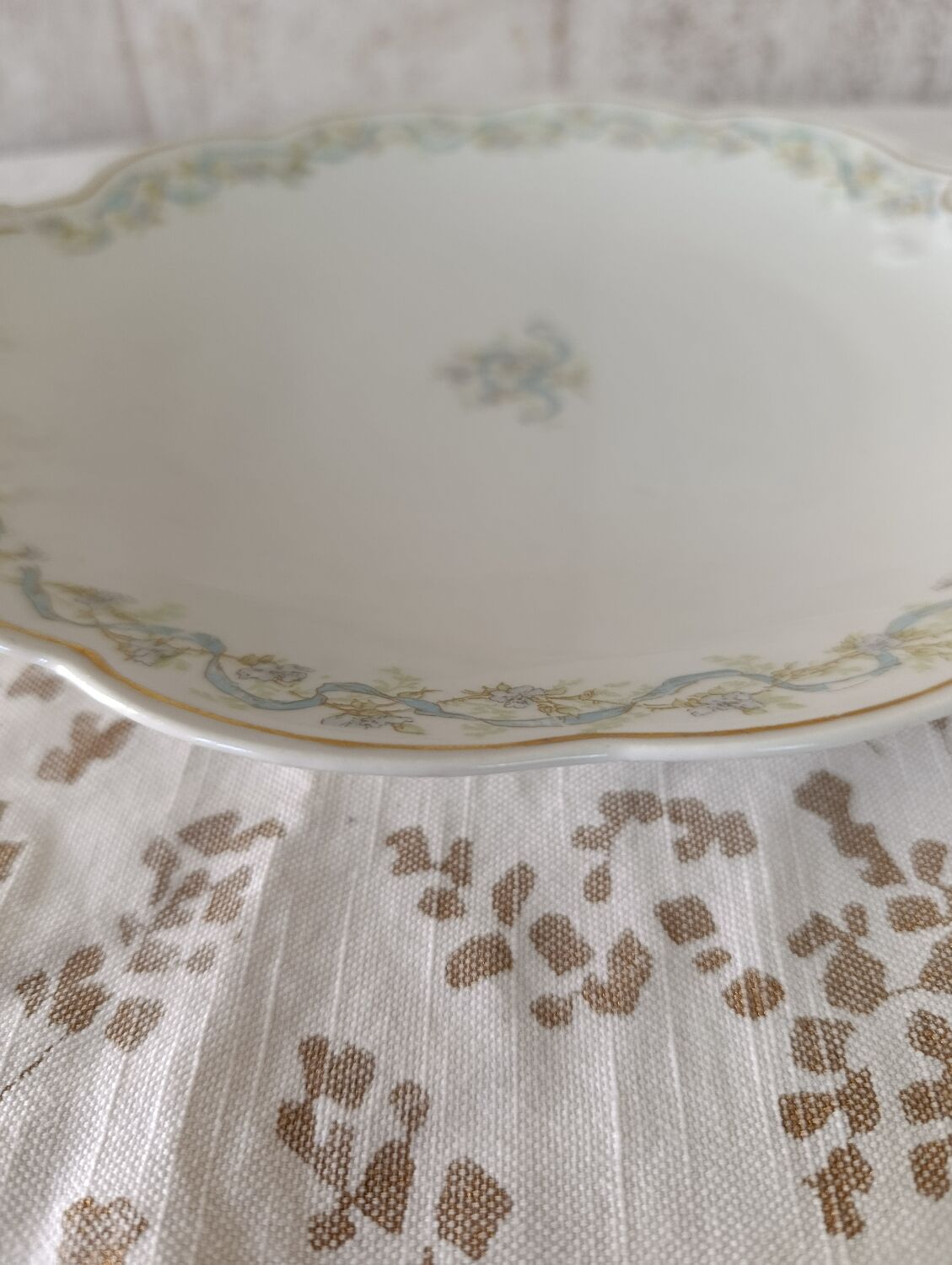 Service platter in Limoges porcelain