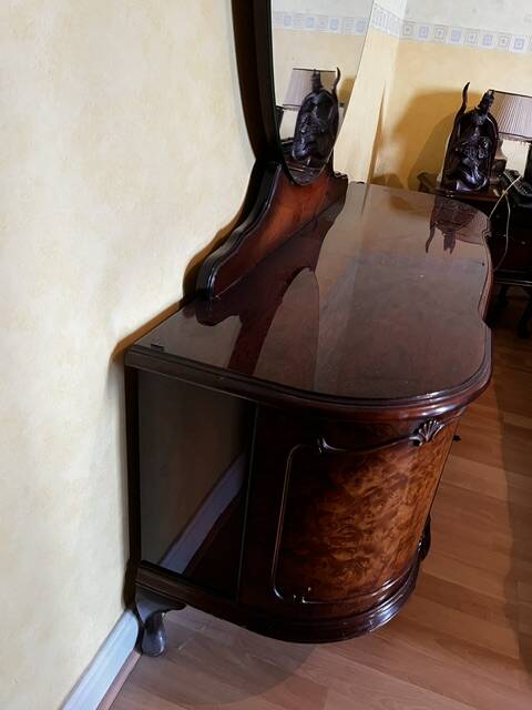Coiffeuse art deco avec miroir biseauté de forme ovale