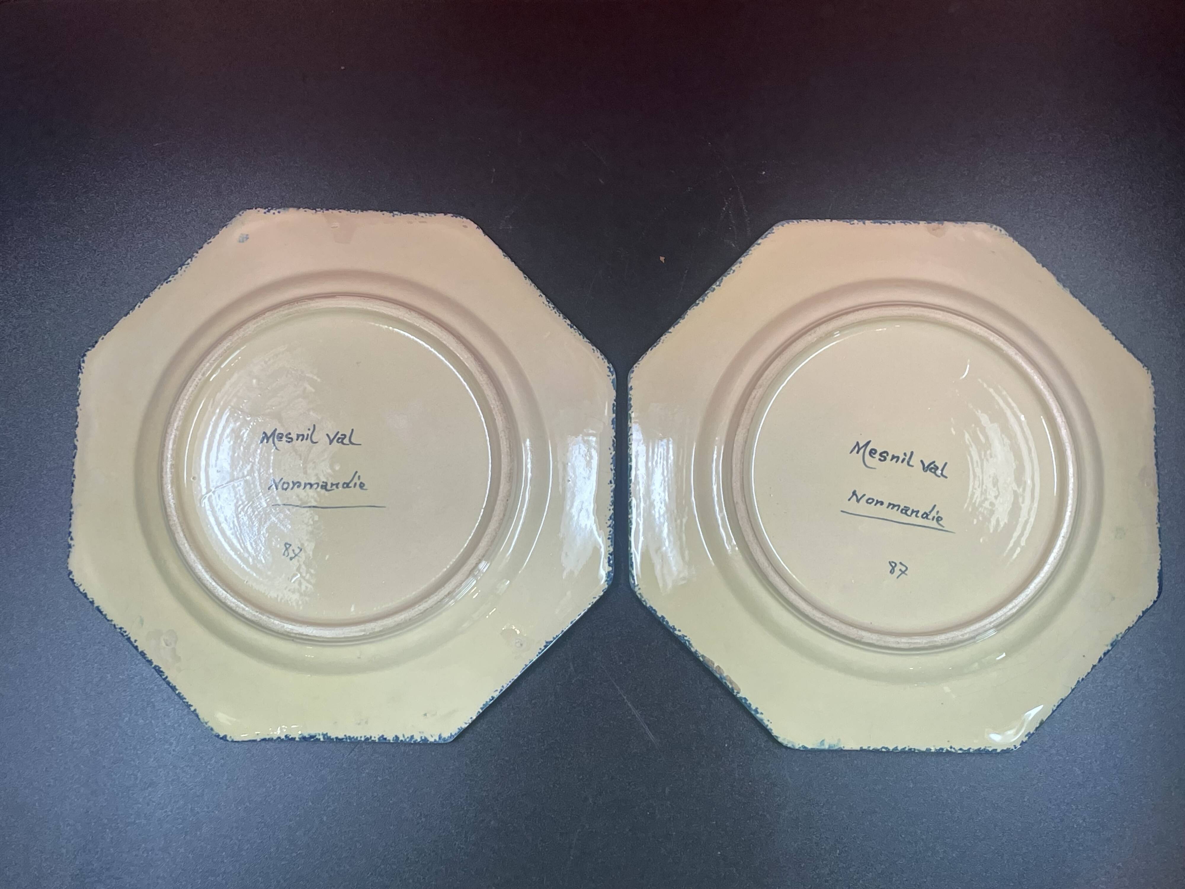 Pair of quimper mesnil val normandie plates 23 x 23 cm