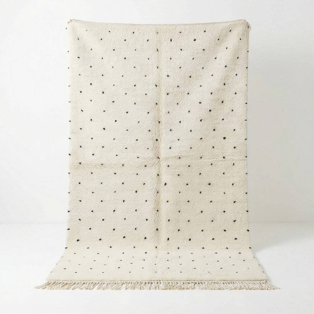 Cream Moroccan rug with black dots 150x250 cm