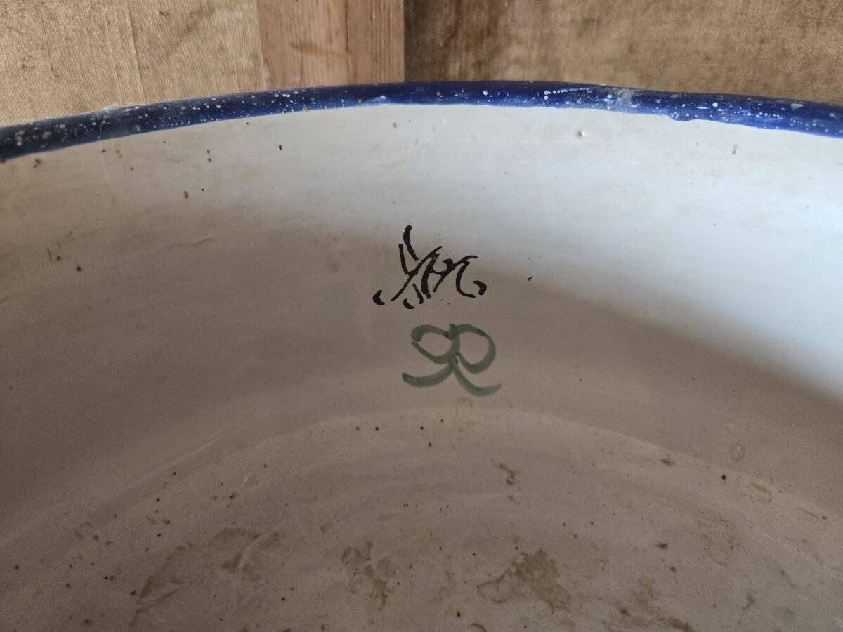Antoine Montagnon in Nevers: footed bowl in porcelain with blue decoration.