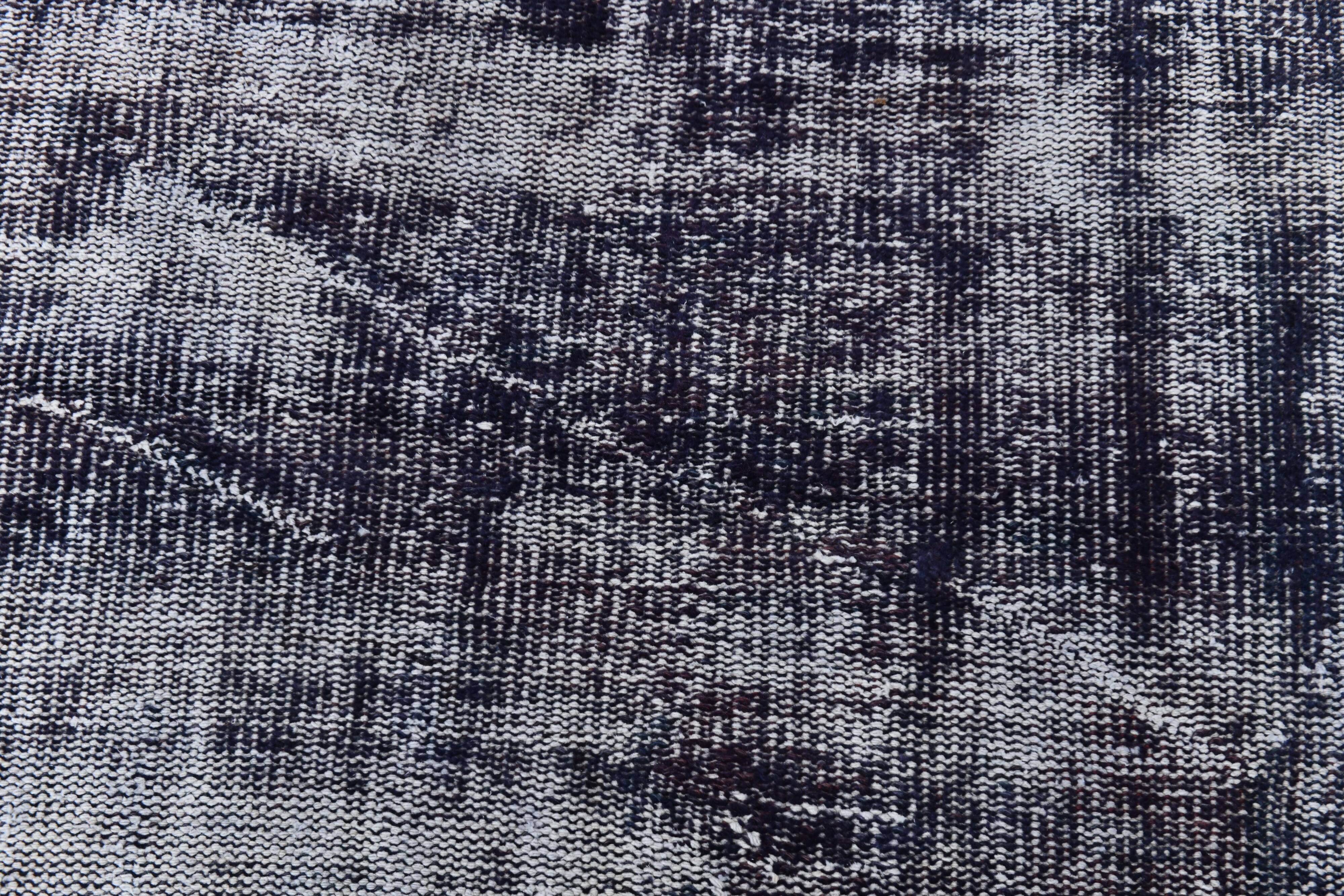 170x275 cm Dark Purpel vintage carpet, distressed dark purpel old carpet.