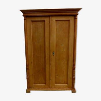 Armoire en pin anglais