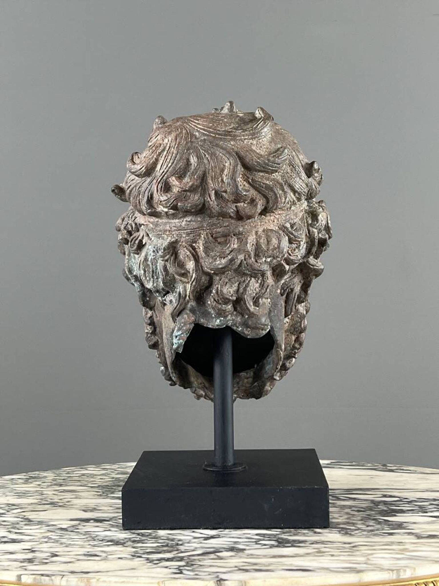 Sculptural bust in bronze on a base, 20th century