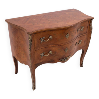 Commode marquetée de style, France.