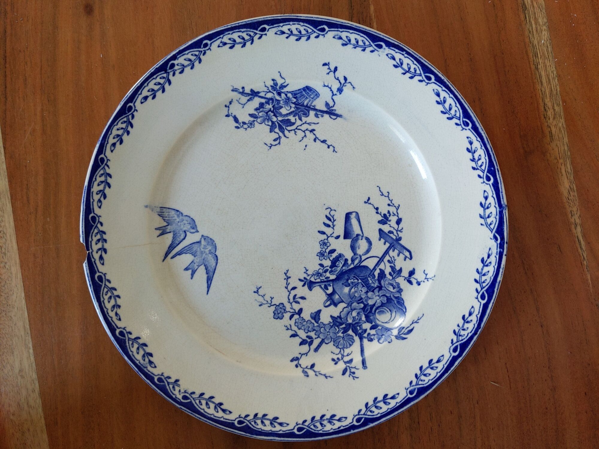 Vintage plates earth of iron Sarreguemines Watteau