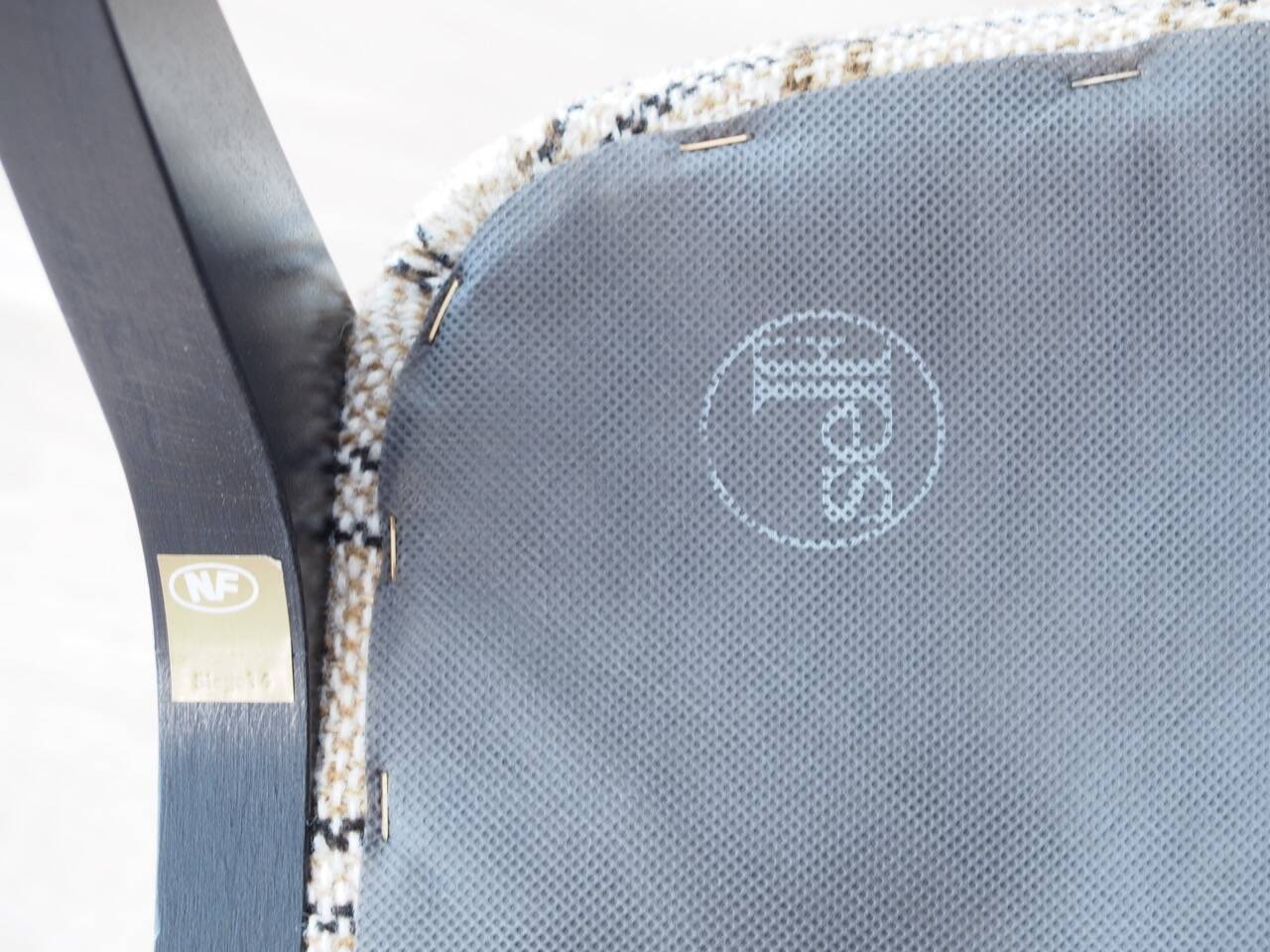 4 self-service chairs