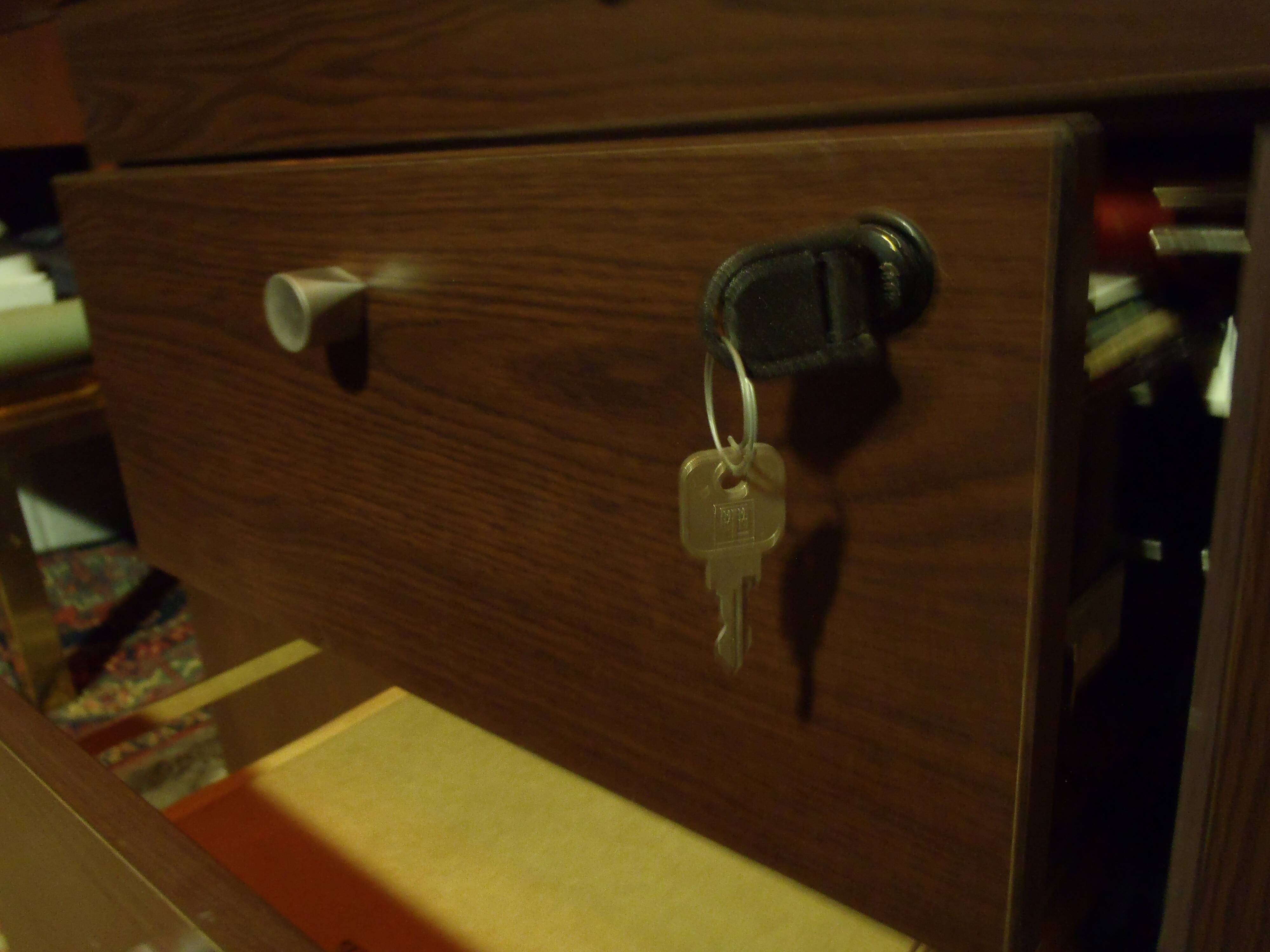 Office furniture; (buronomic; French manufacturer); in very good condition