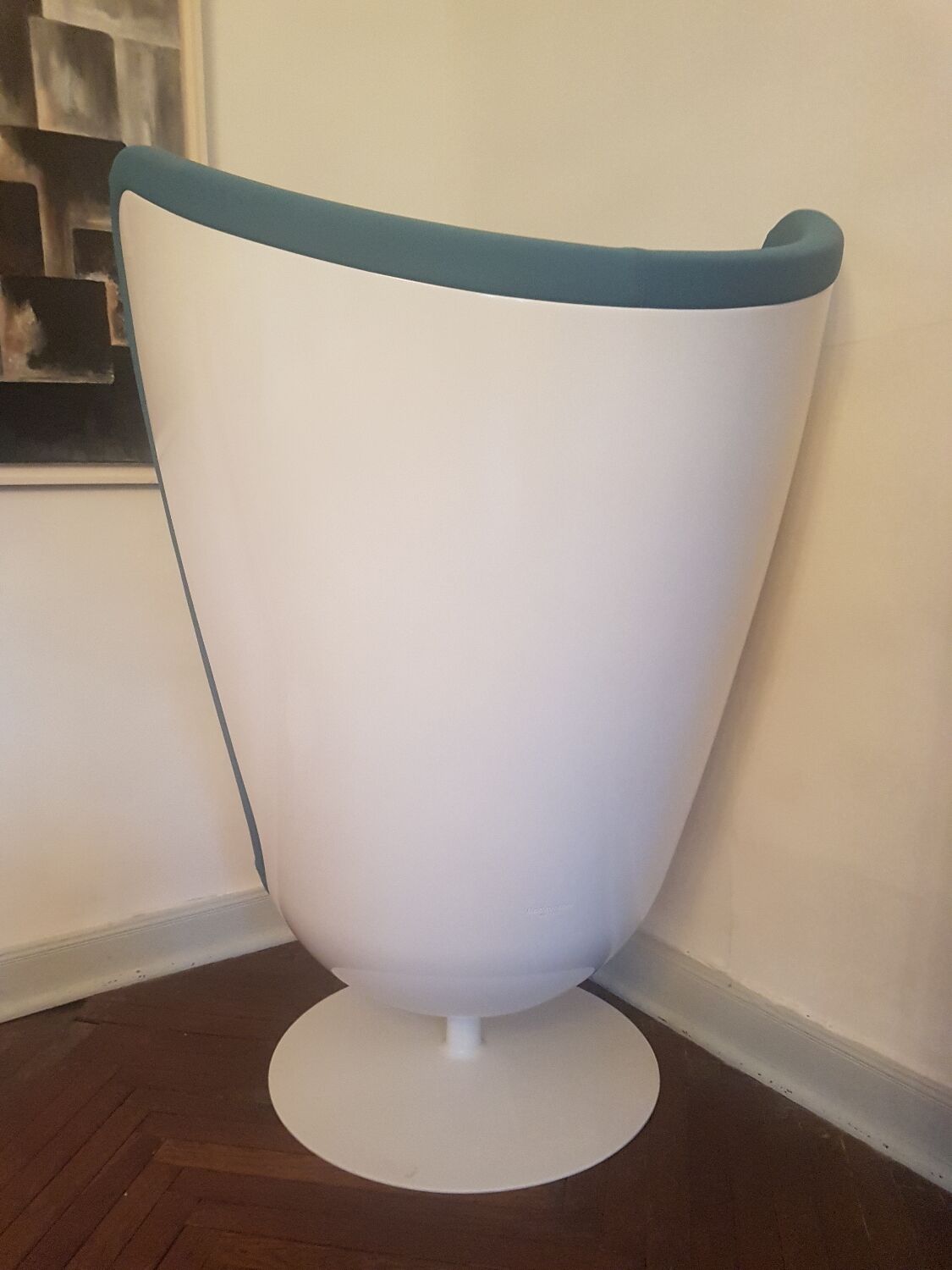 Badminton armchair by Javier Cunado