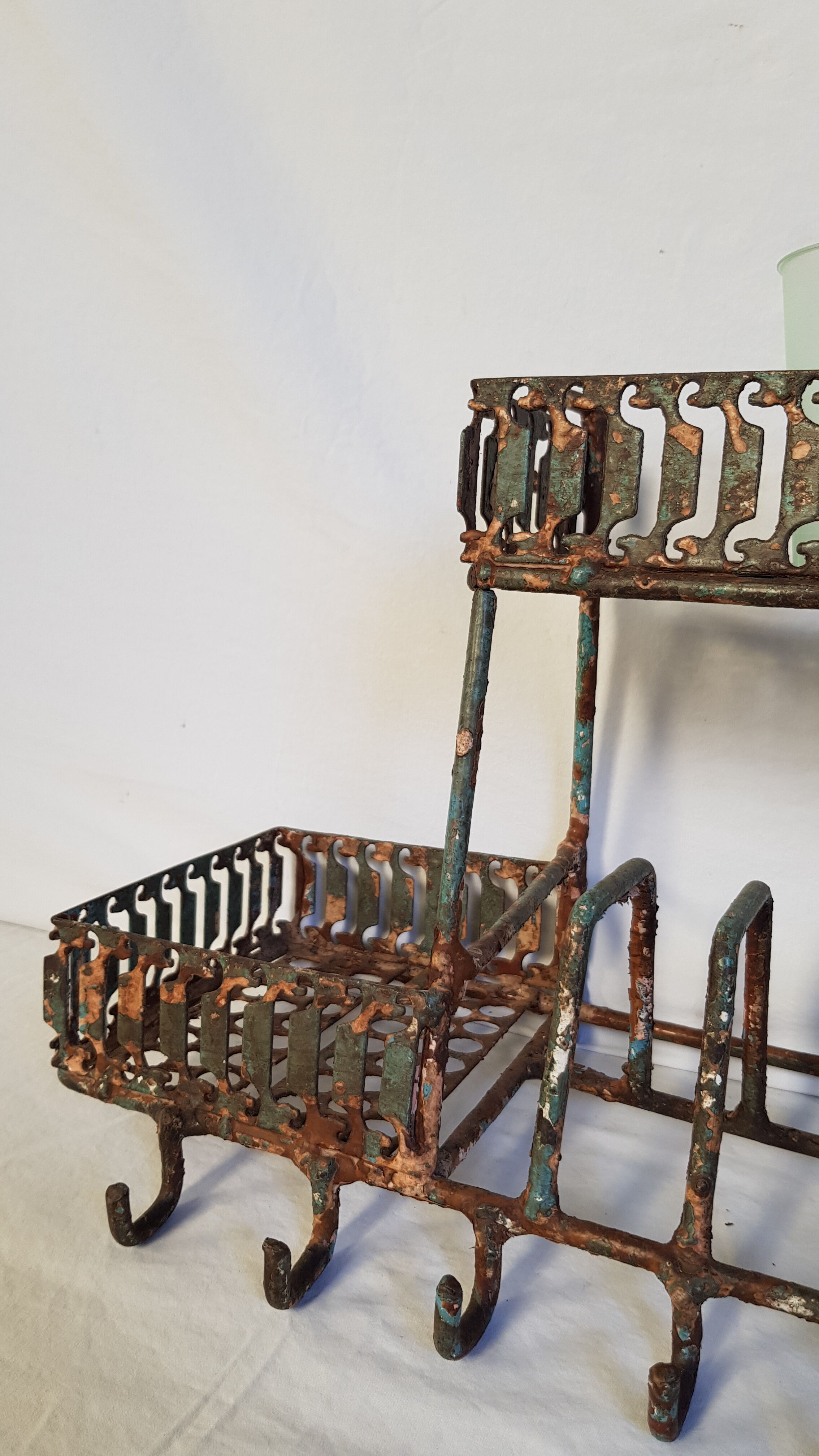 Old wall shelf - metal drainer
