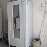 Parisian one-door wardrobe