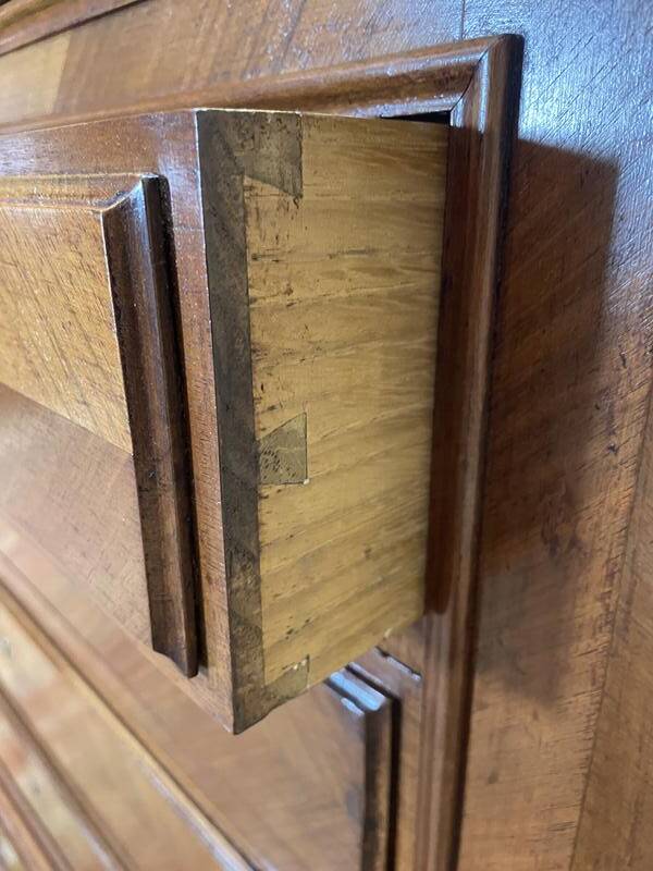 Commode Louis Philippe en noyer restaurée