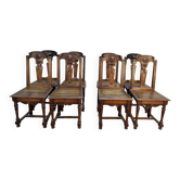 Suite de 8 chaises Néo-Renaissance en noyer