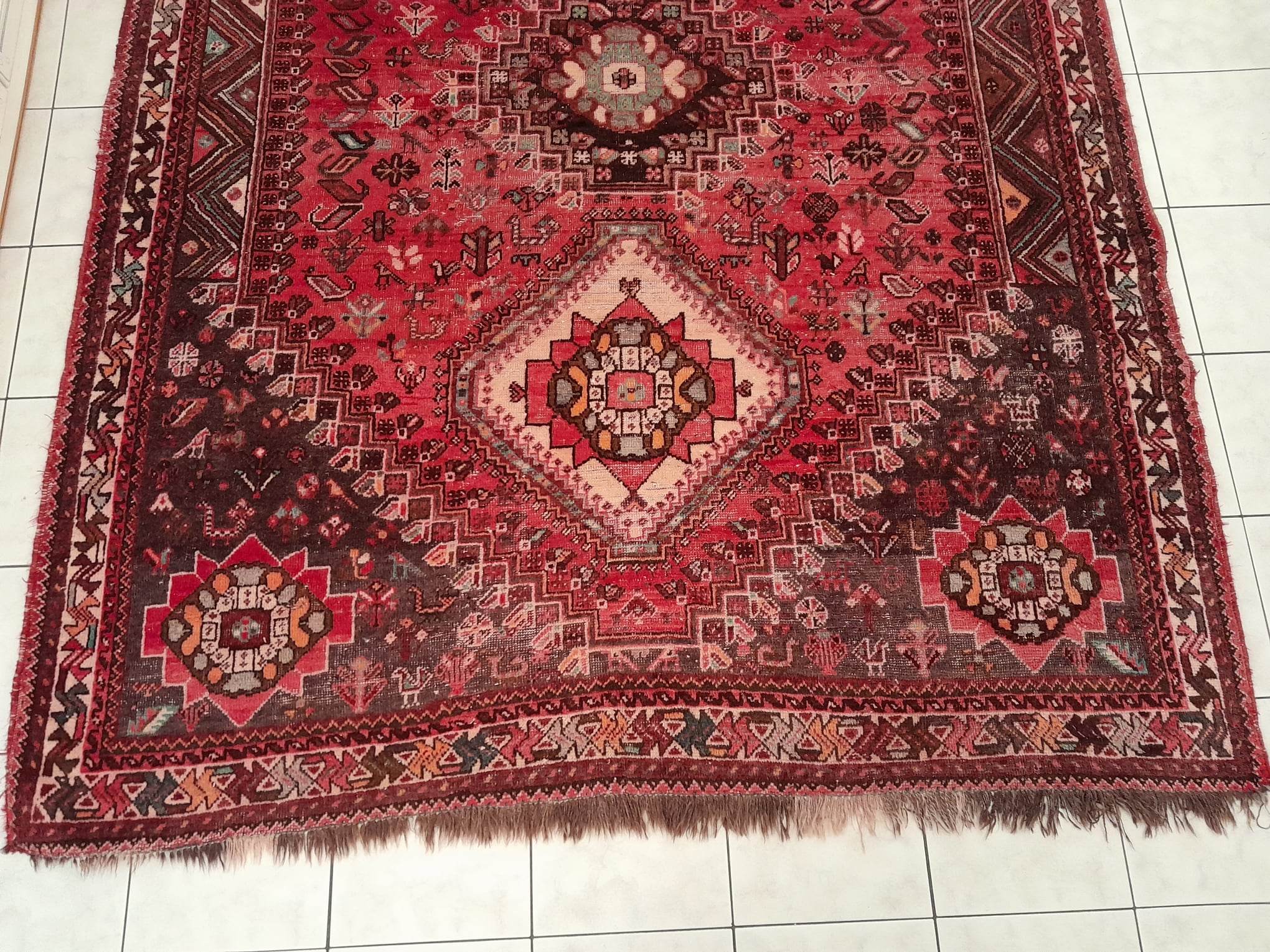 Handmade Persian Shiraz rug 292x220cm
