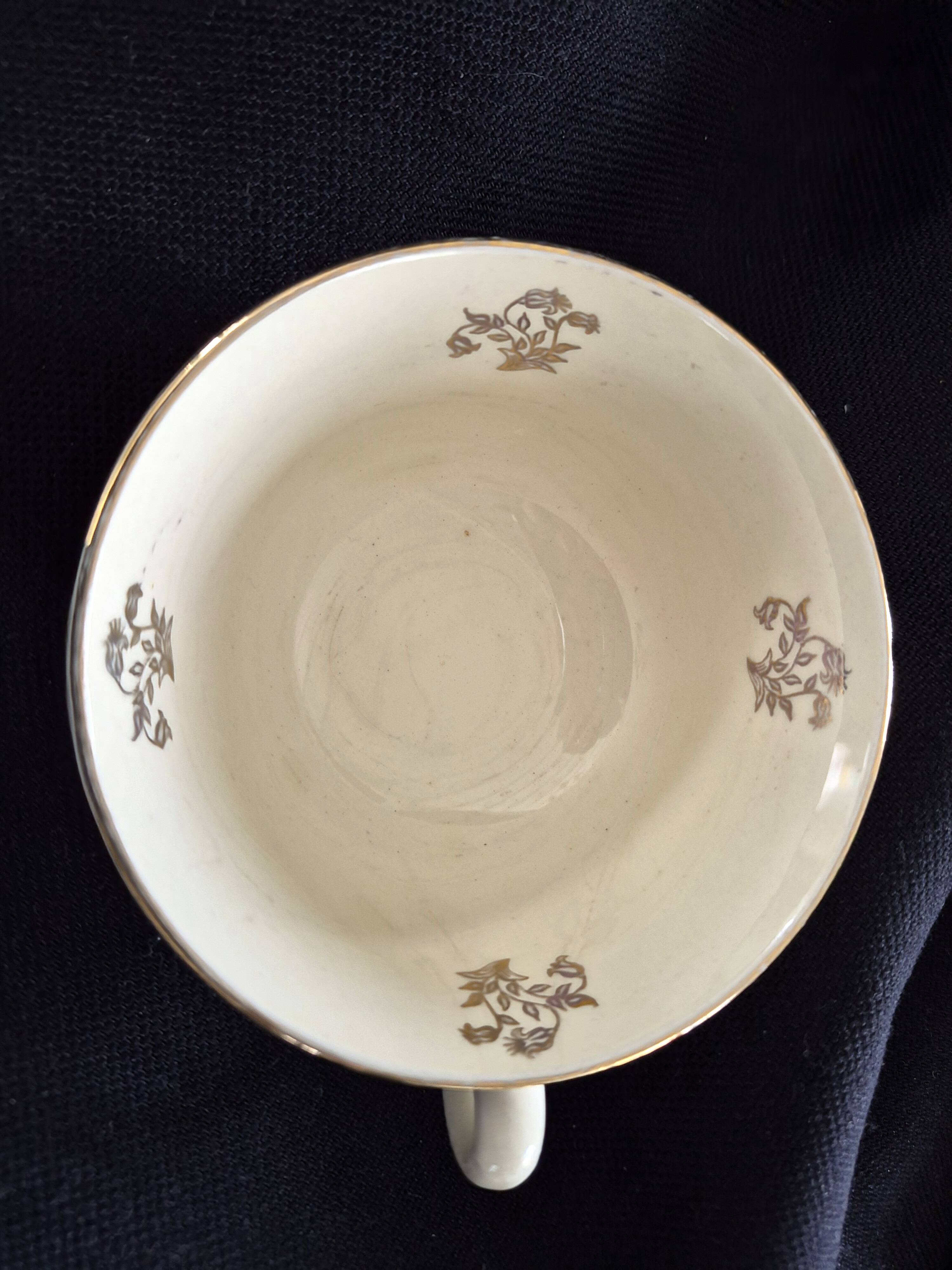 Set of 8 cups and saucers in Gien earthenware, model Valence A040.