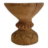 Tabouret africain / bout de canapé / chevet en bois plein sculpté