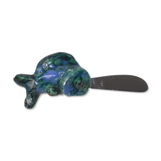 Vintage butter knife ceramic handle forming a blue and green fish