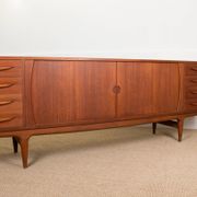 Enfilade danoise en teck modèle U15 par Johannes Andersen pour Uldum