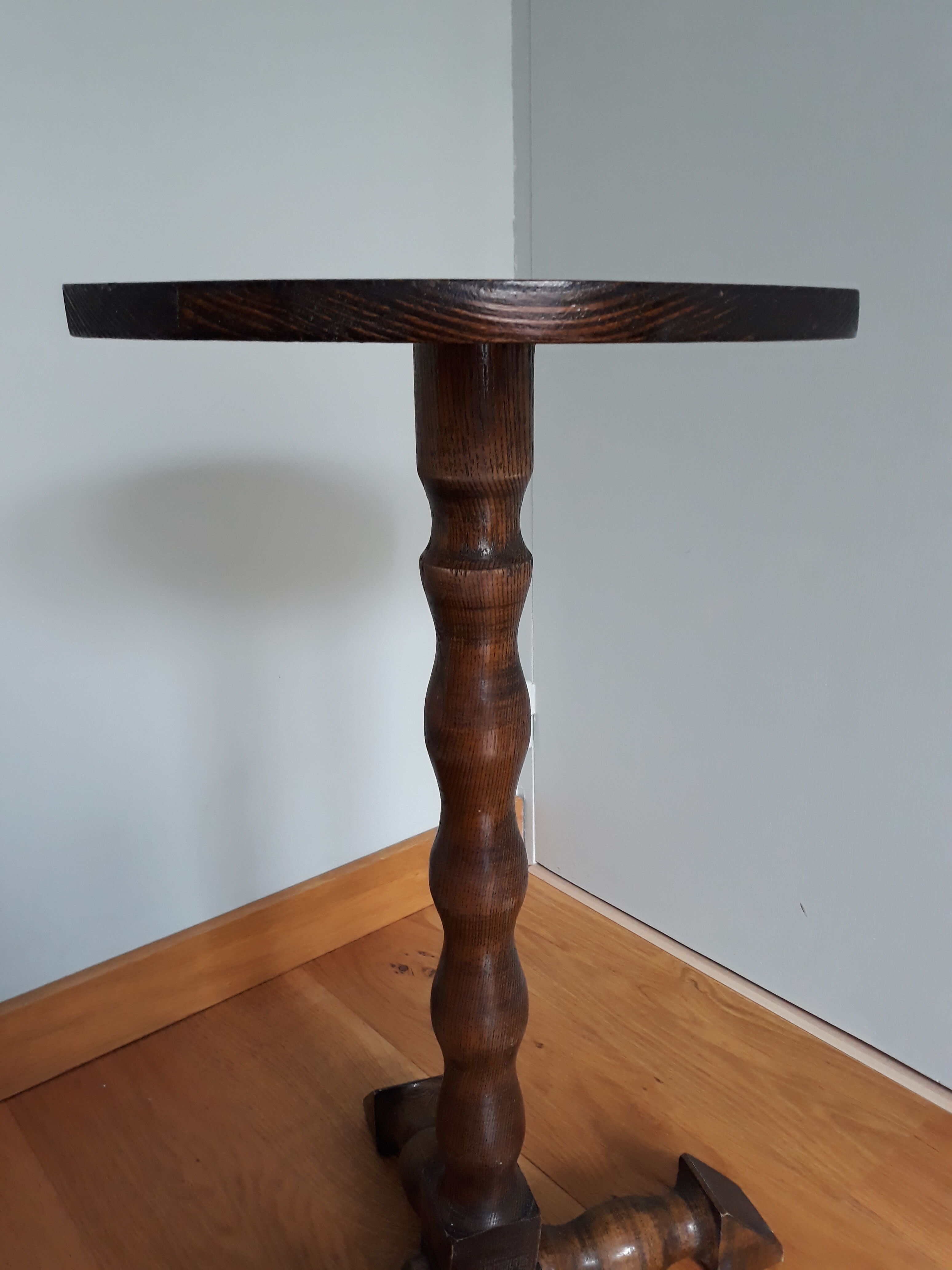 Rustic plant-holder harness in turned solid wood