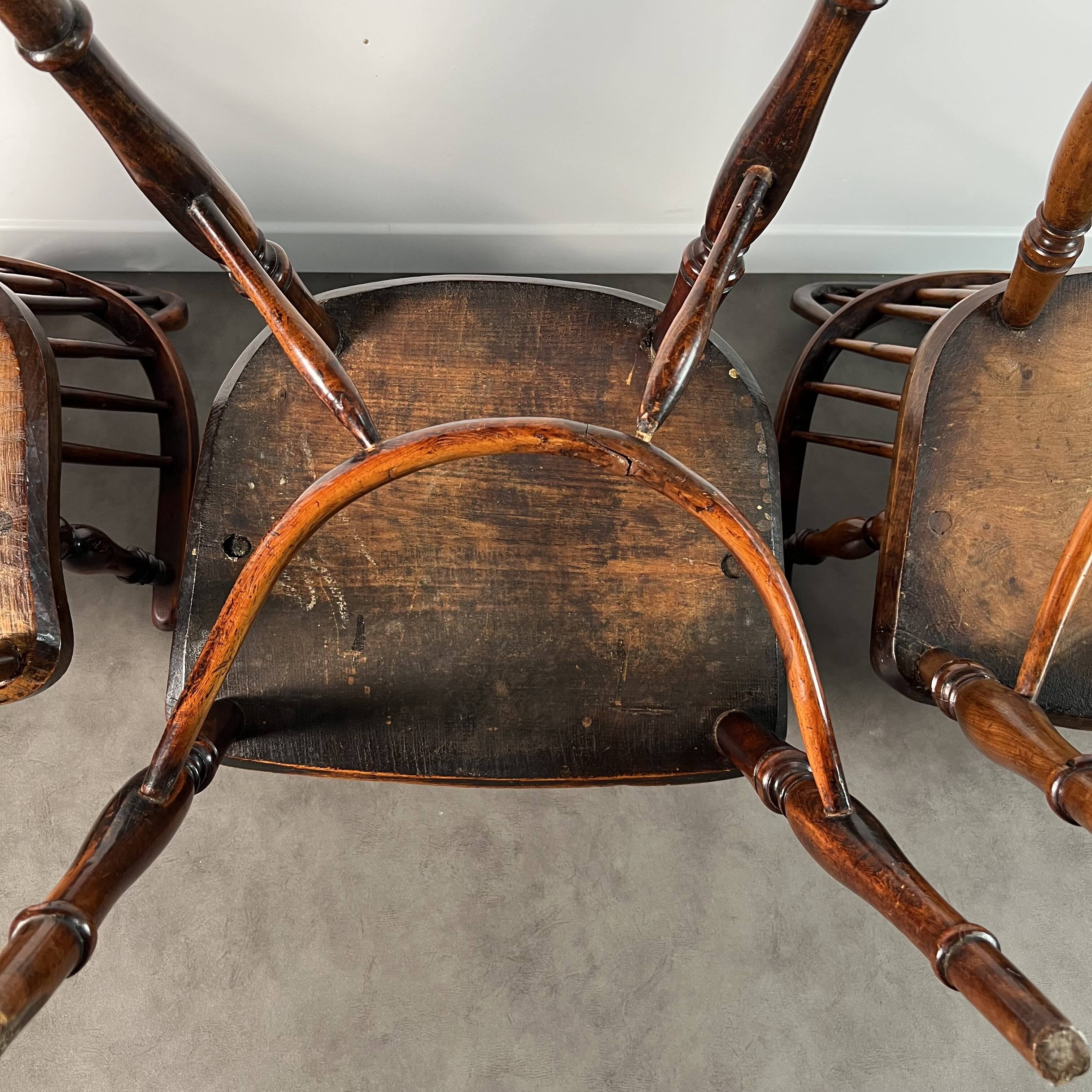 Ensemble de 3 chaises, fauteuils Windsor Low Back en orme, Angleterre, XIXe