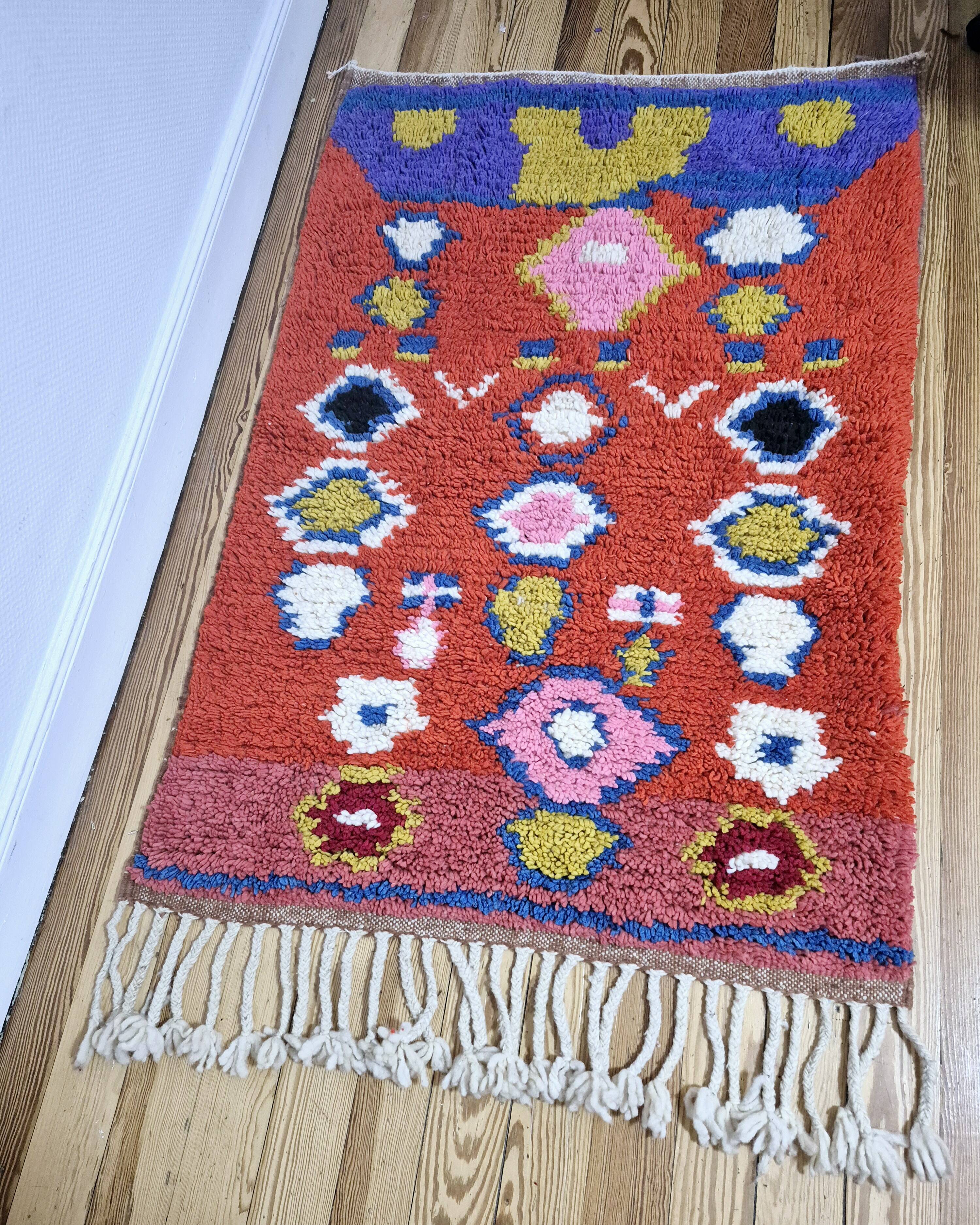 100% wool carpet Made by hand