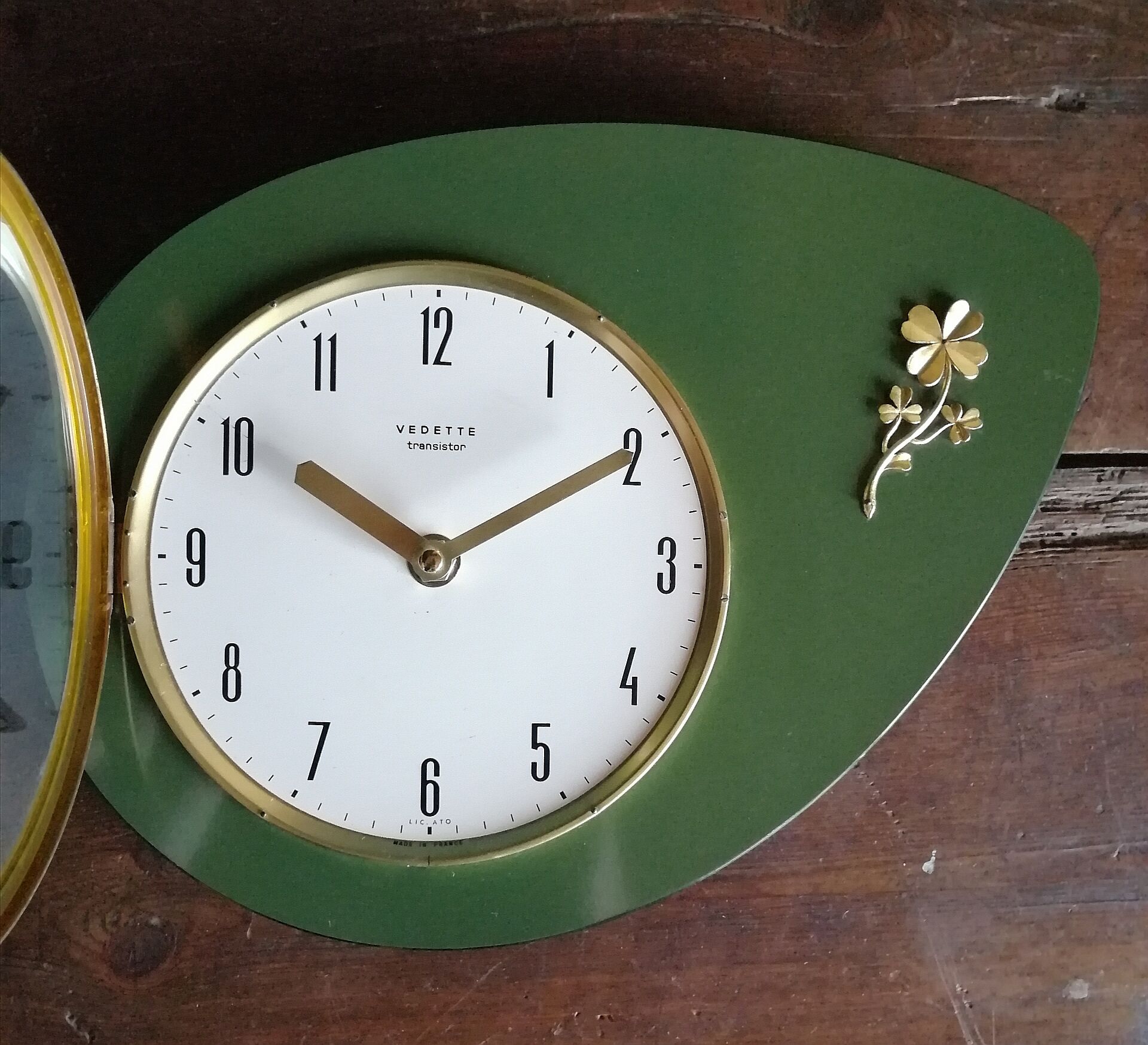 Vintage formica clock silent wall clock "golden green star"