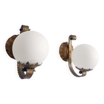 Pair of brutalist wall sconces in gilded metal from around 1970.