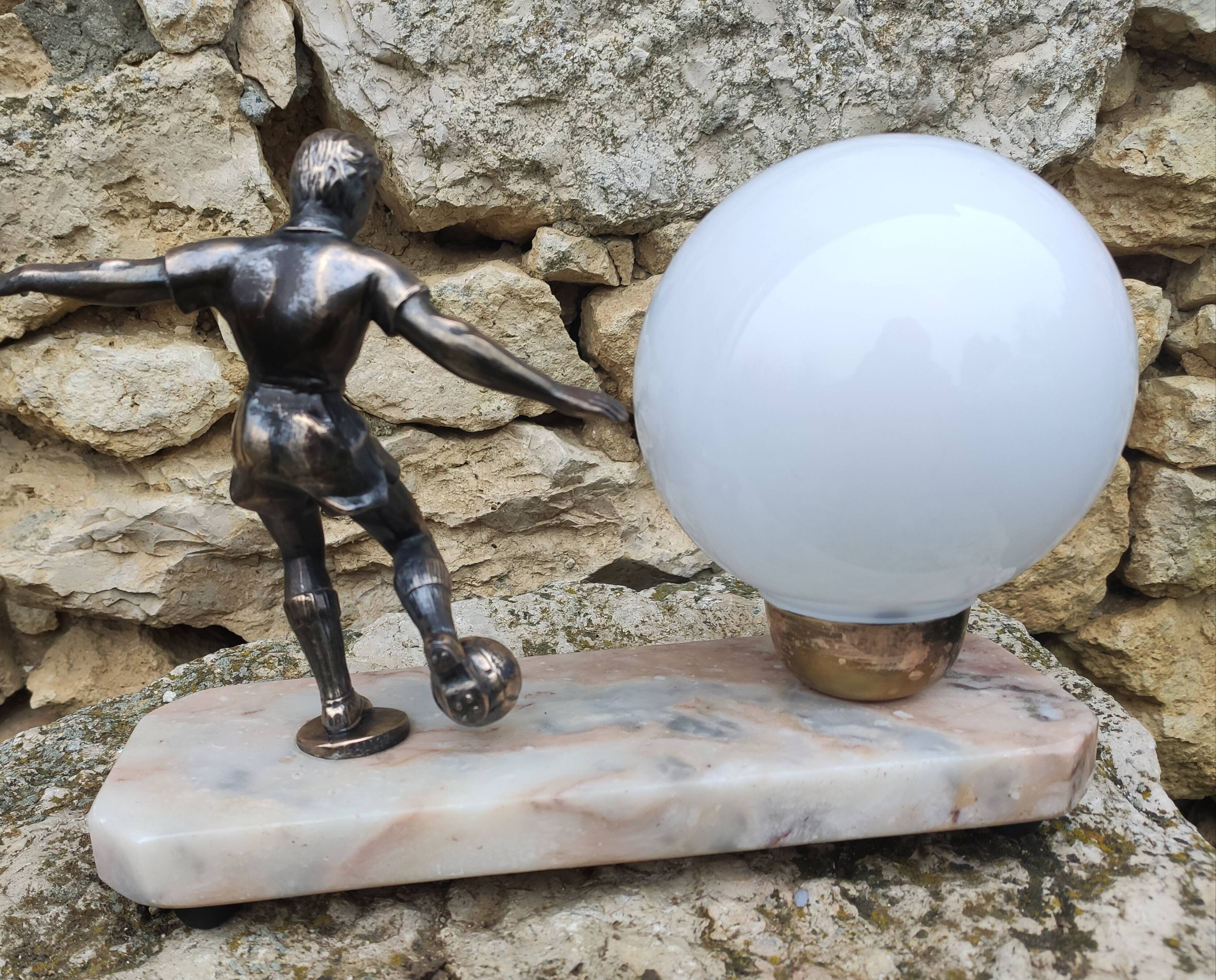 Art deco lamp in footballer marble