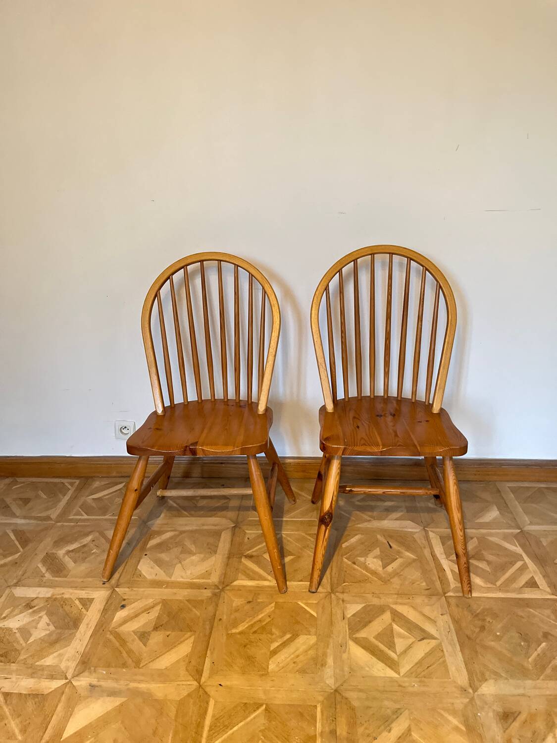 Pair of 70s pine chairs