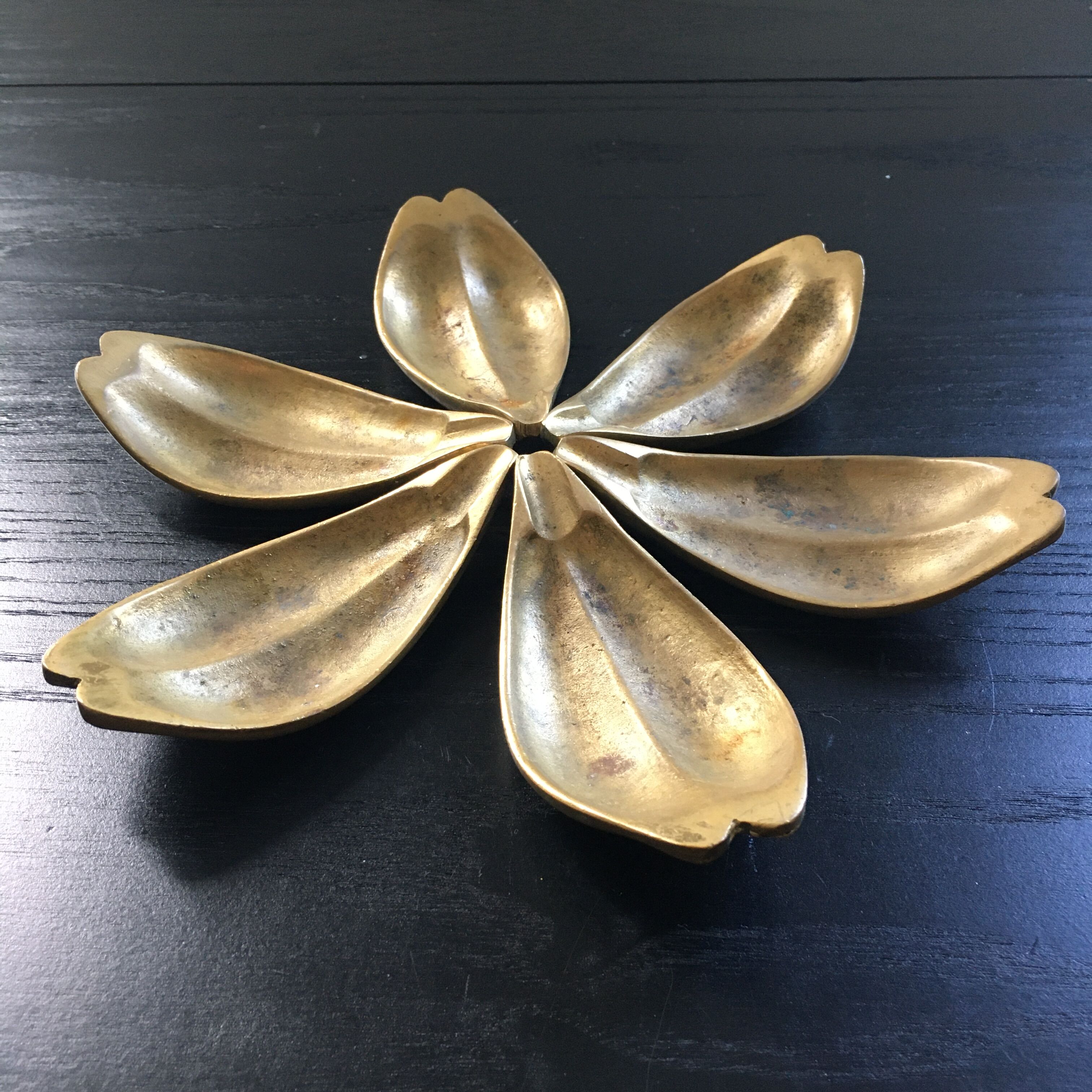 Set of 6 brass cups
