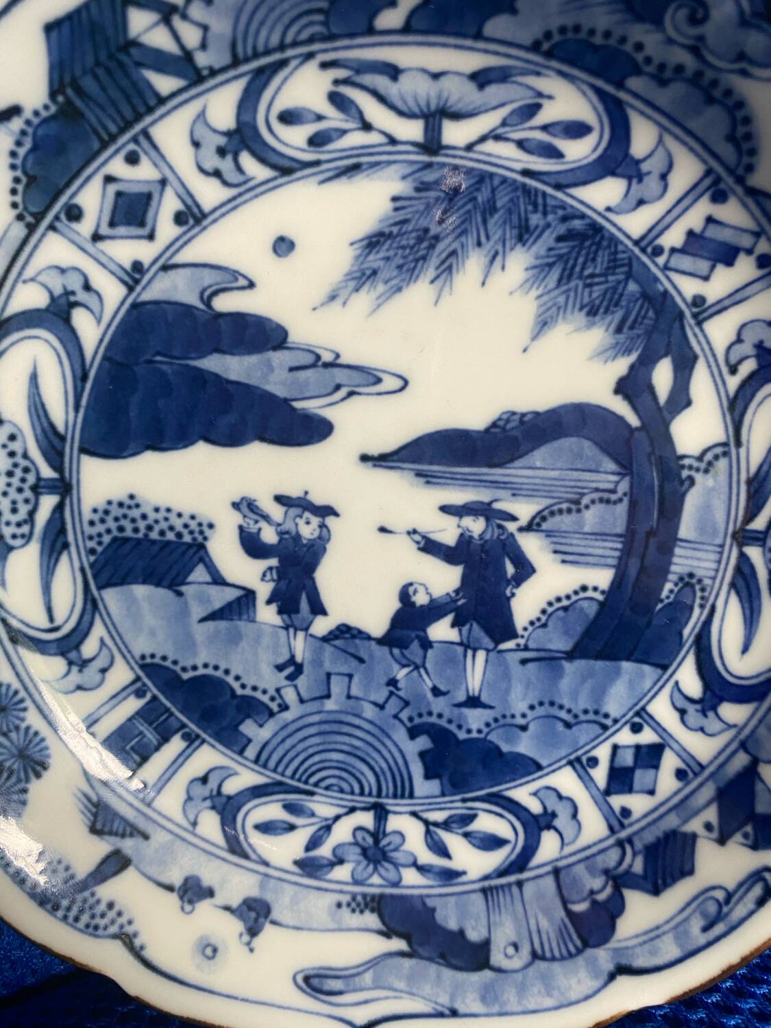 Assiette en porcelaine